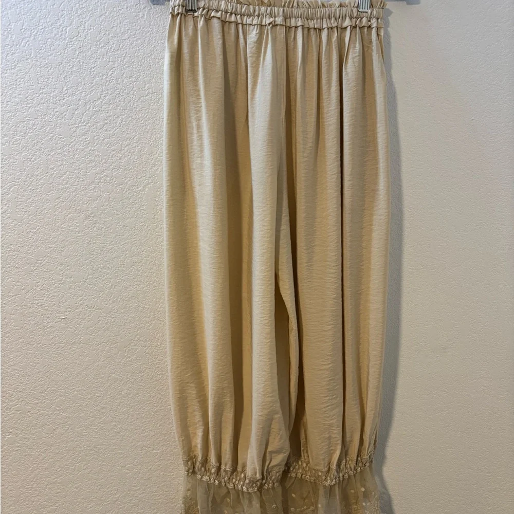 Odd Relaxed Bloomer Pants Ecru Size S NWT in Package - Picture 3 of 7